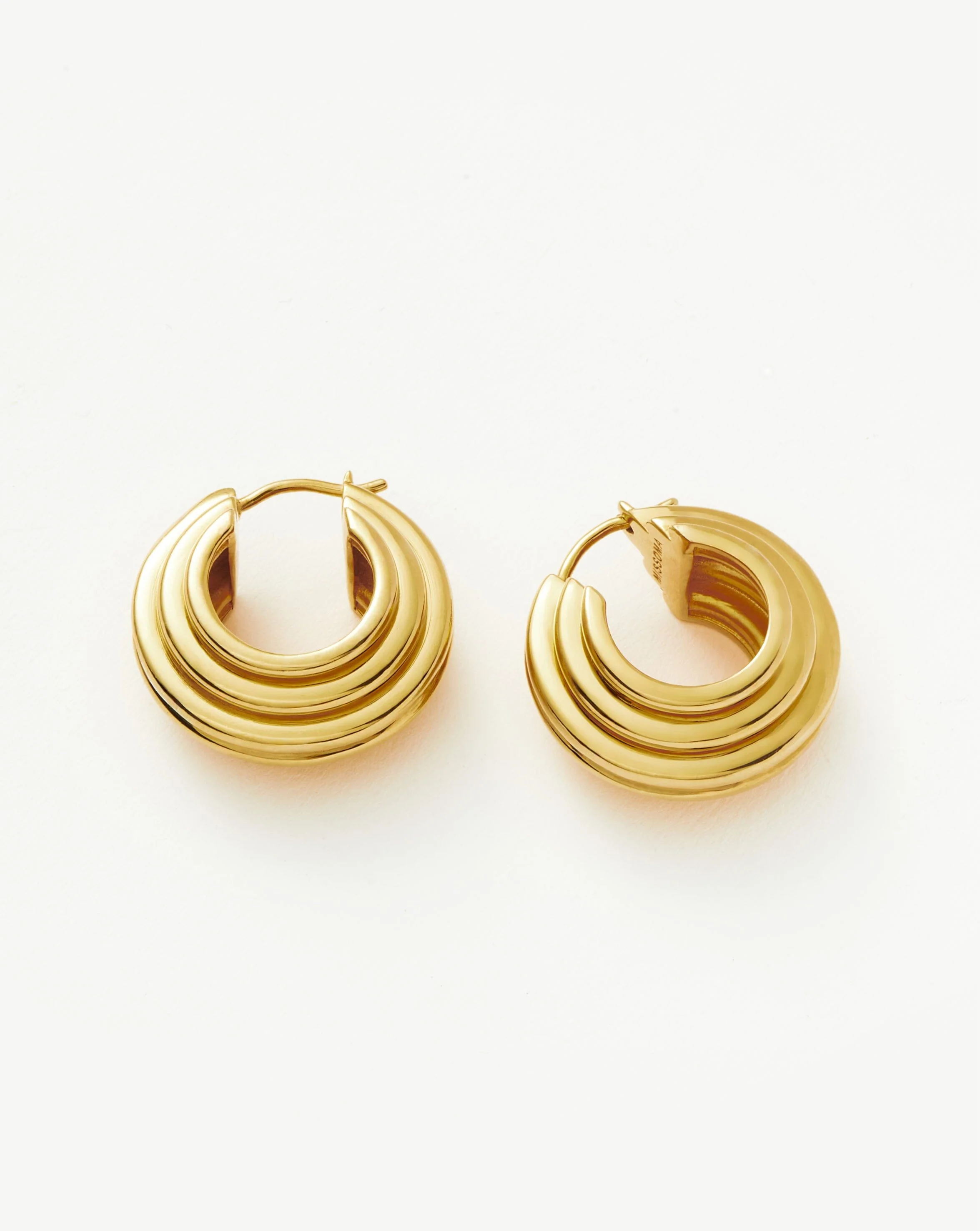 Lucy Williams Medium Chunky Ridge Hoop Earrings - Image 4
