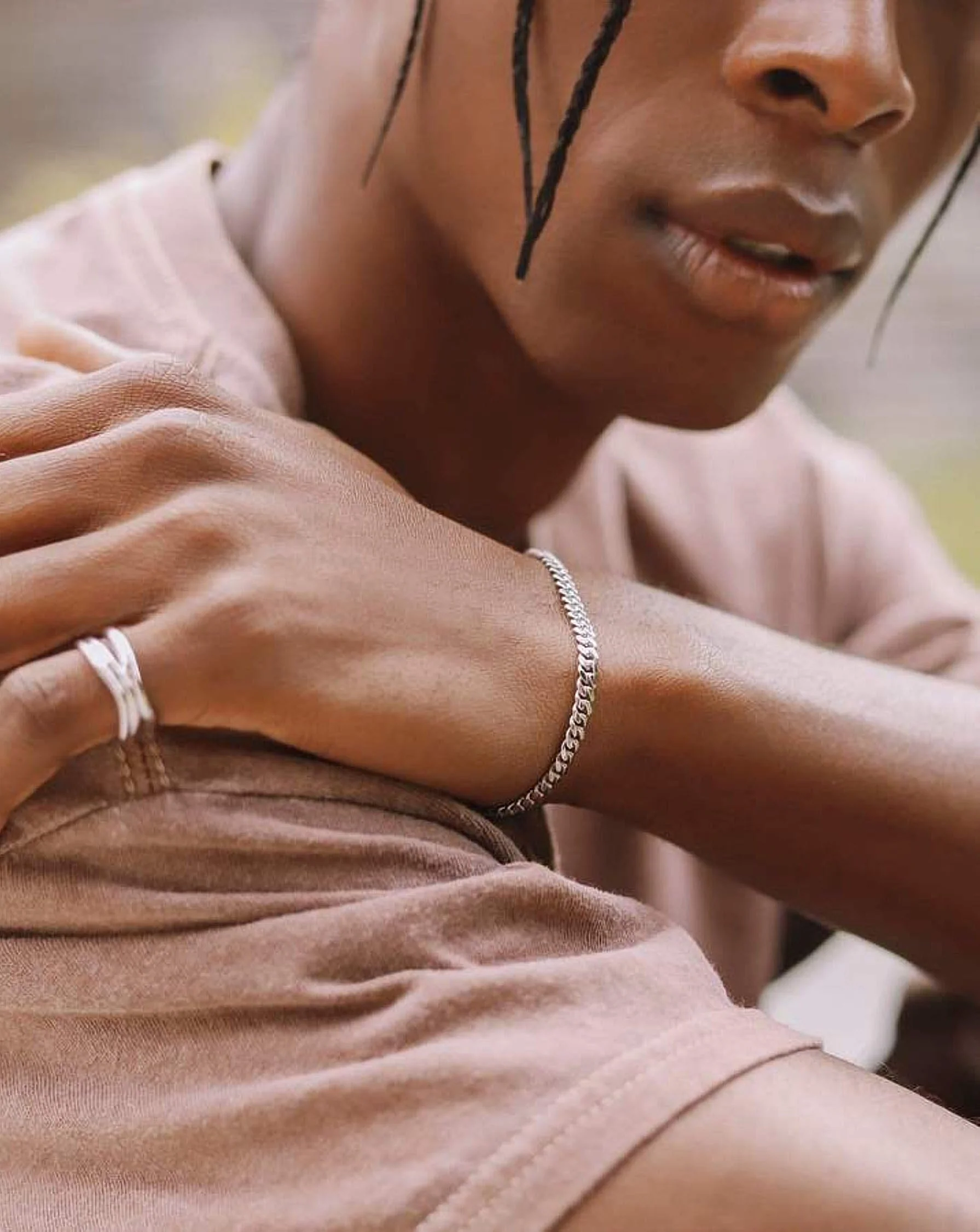 Round Curb Chain Bracelet - Image 3
